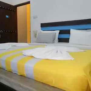 Le Petit & Restaurant Negombo