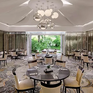 Hilton Park מלון